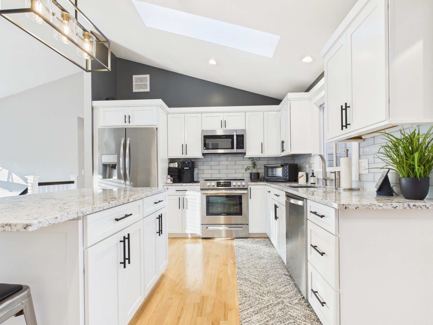 Bright Modern Kitchen