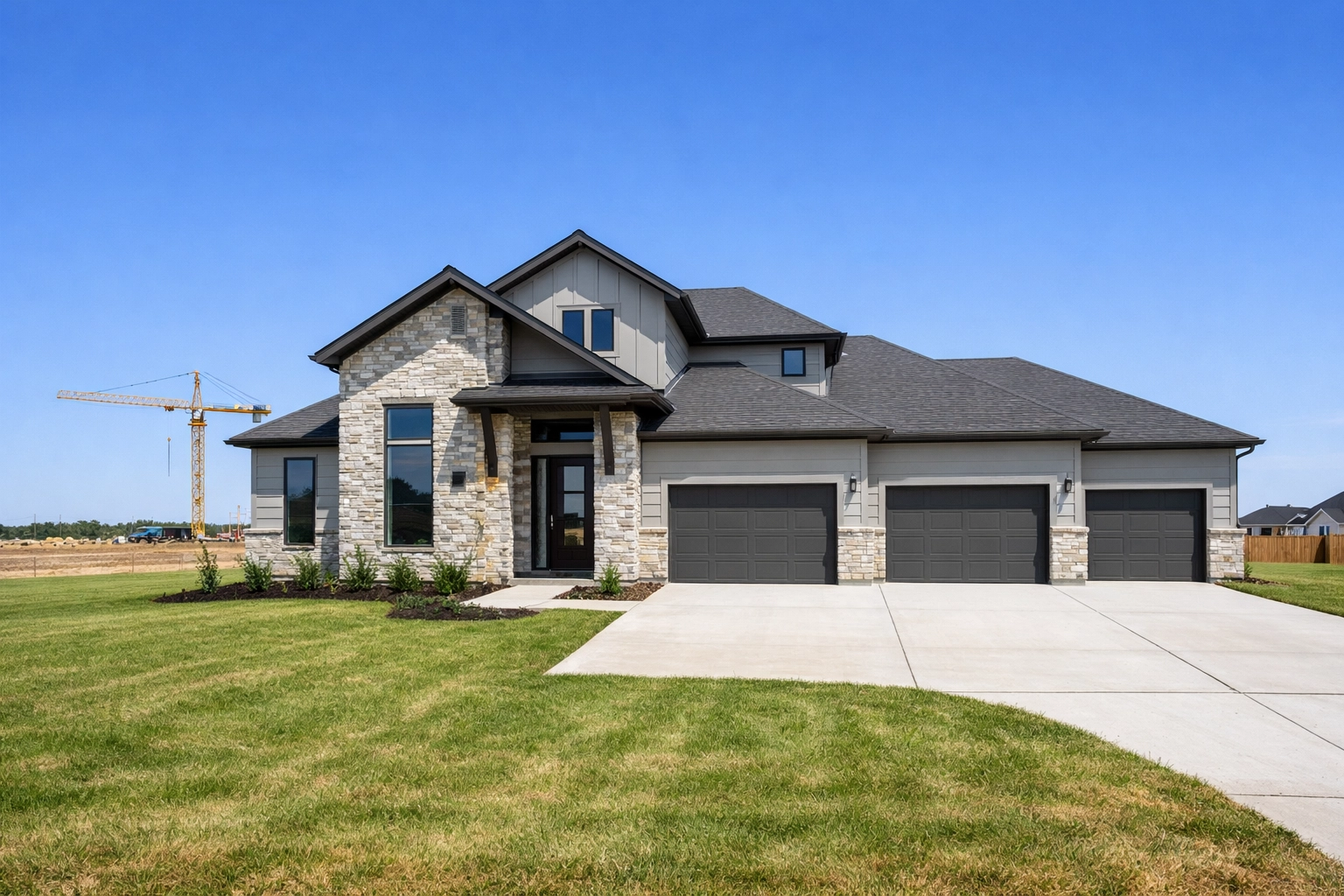 New construction home in Iowa Colony Houston showing modern architecture and development