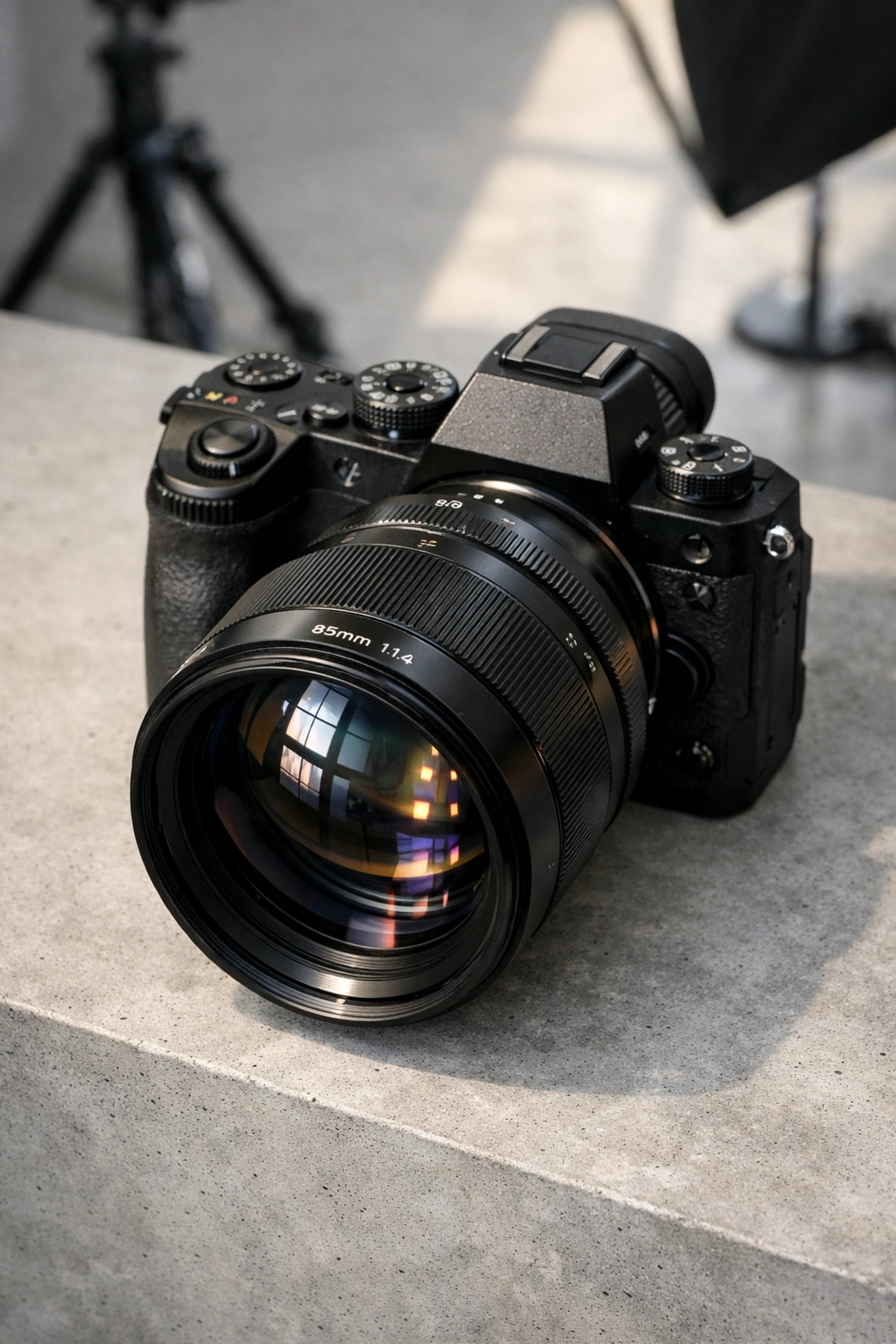 Professional mirrorless camera setup for high-quality portrait photography techniques.