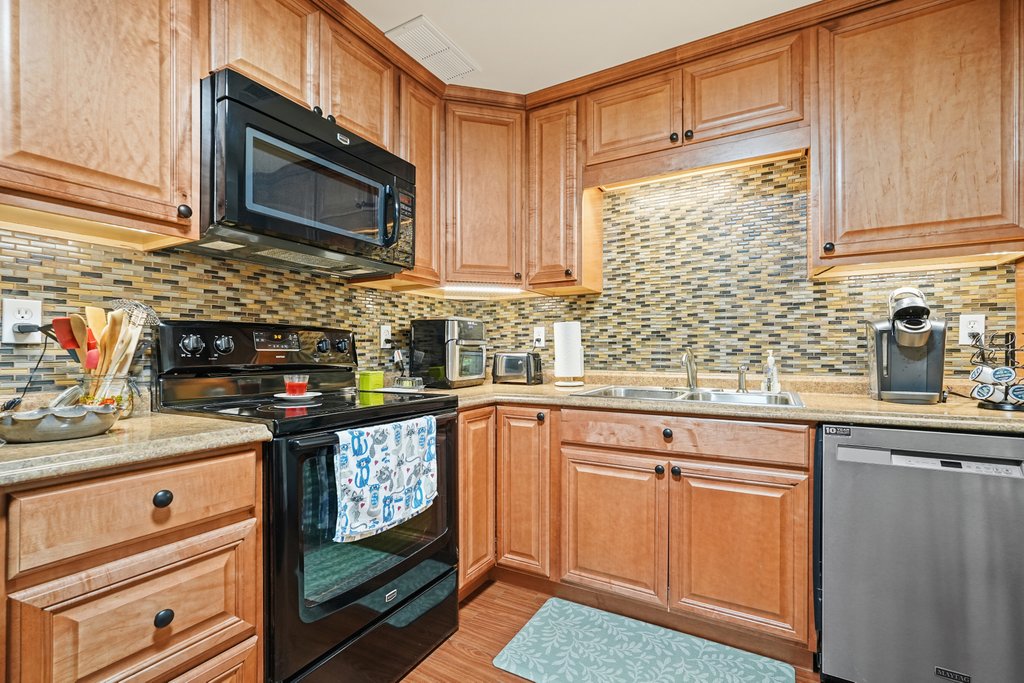 6017 Chestatee Kitchen #2
