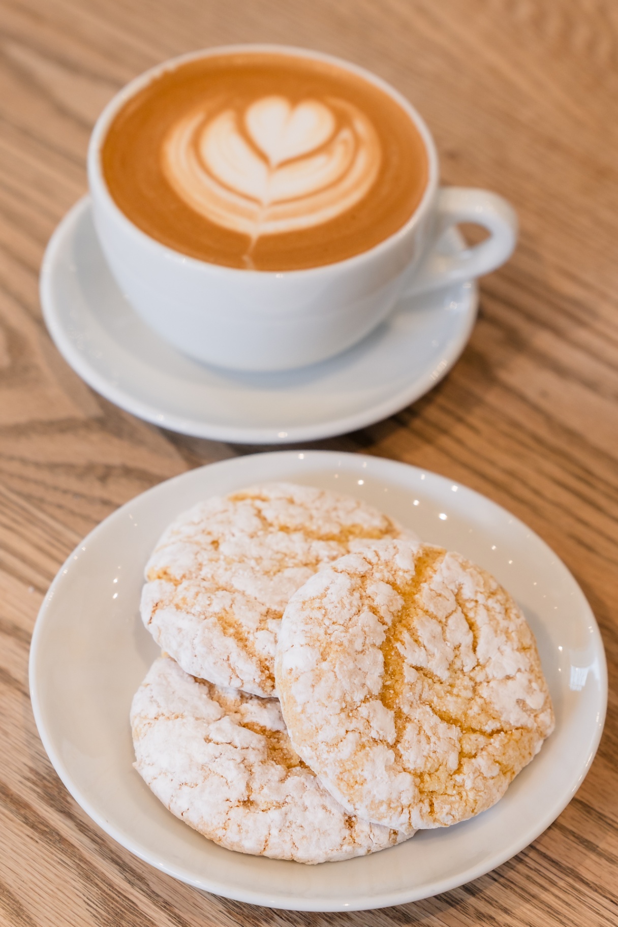 Addicted to Lemon cookies with Cappuccino