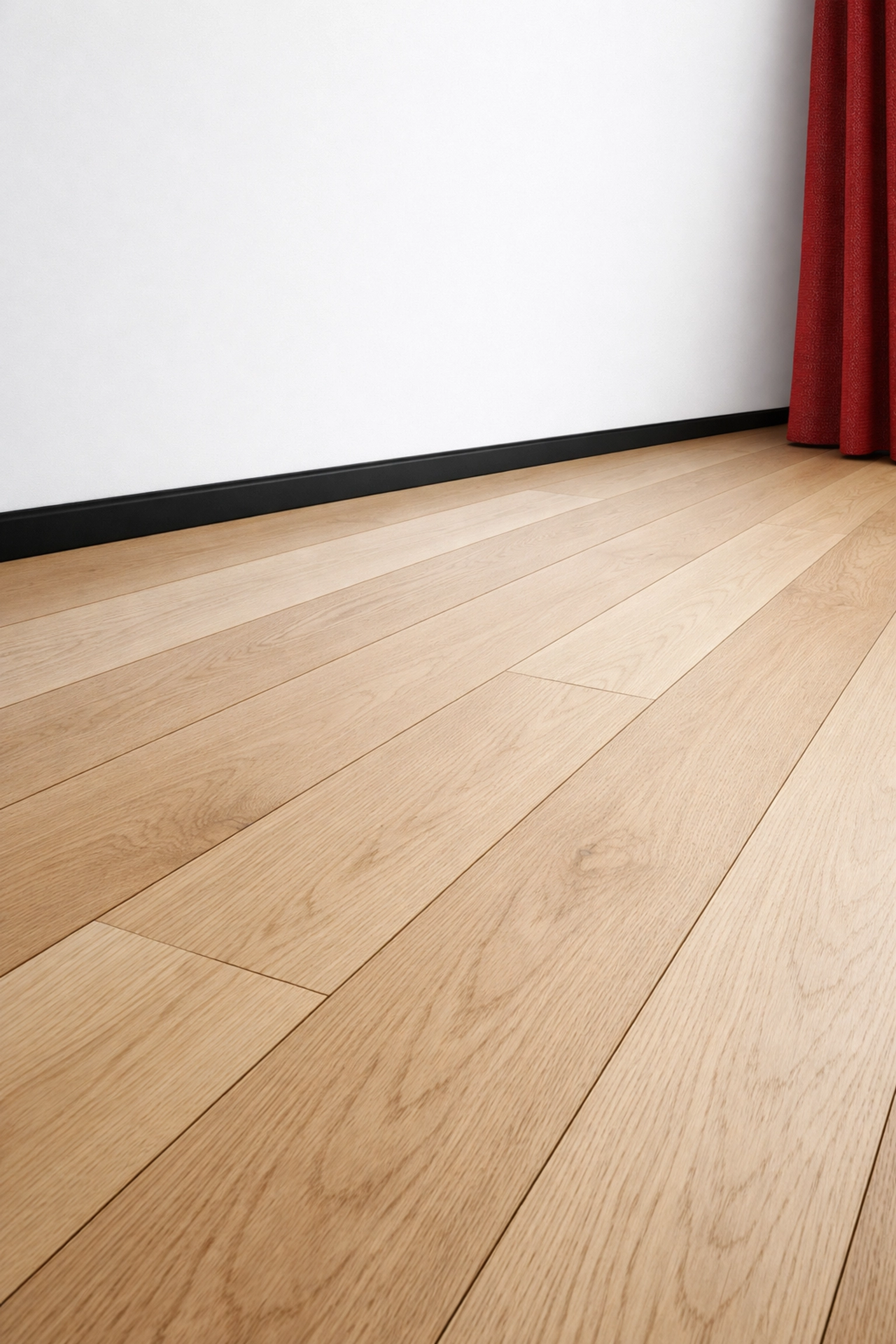 Nouveau plancher de bois franc moderne augmentant la valeur d'une maison à vendre à Québec.