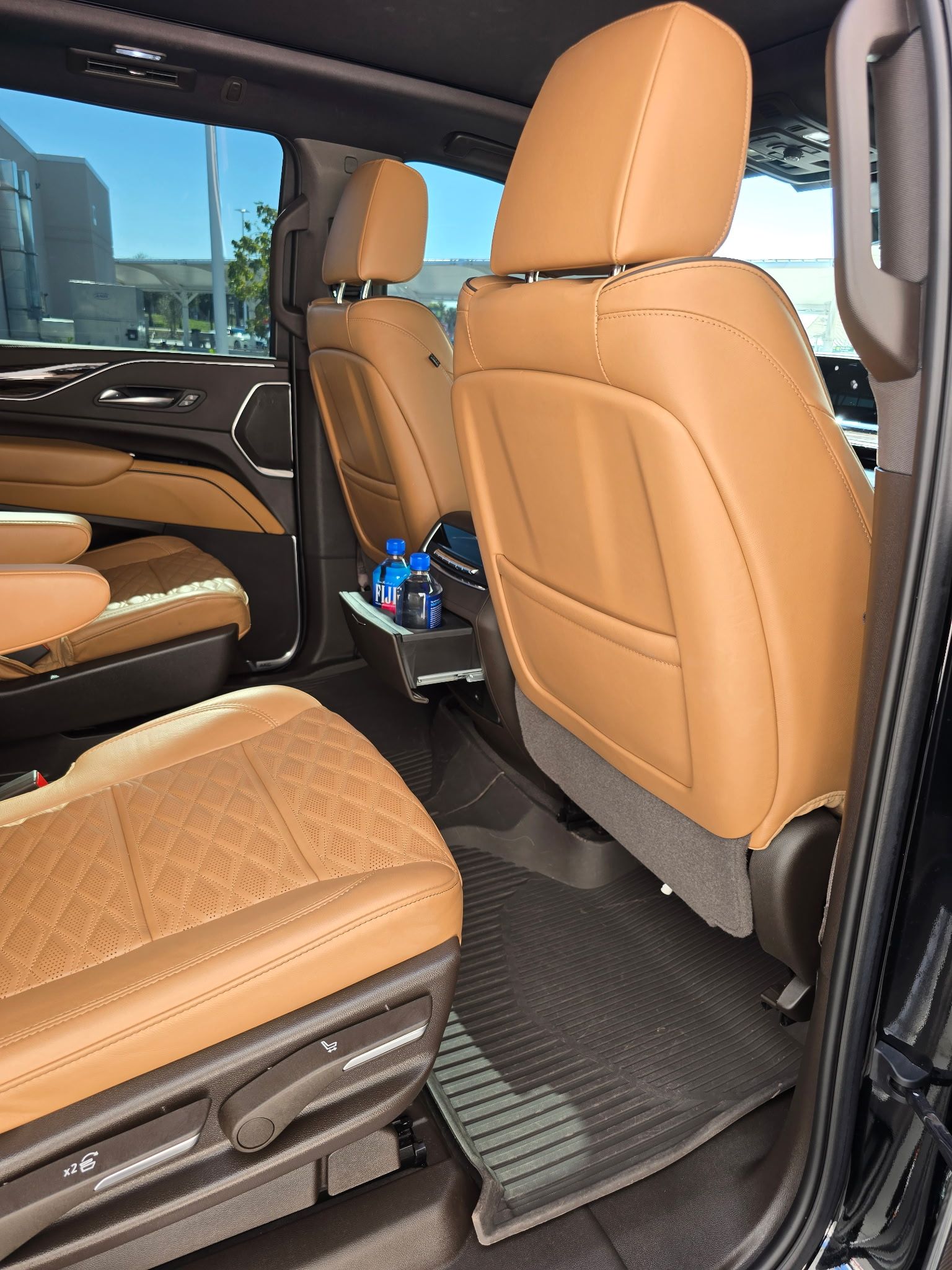 escalade-rear-cabin-comfort.jpg
