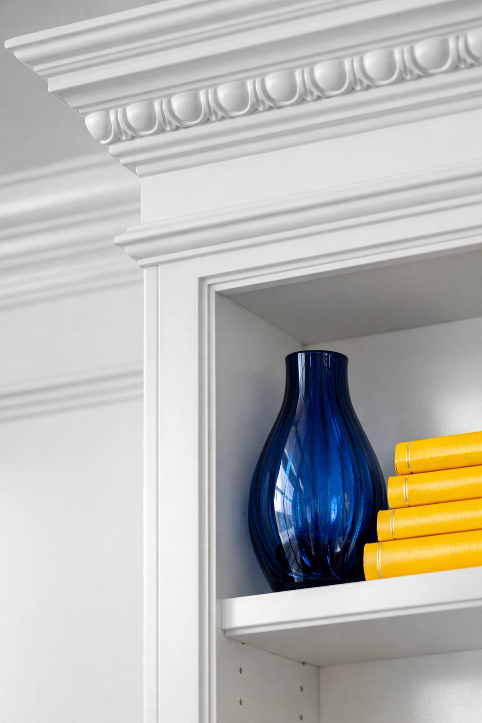 Dust-free crown molding and shelf detail after high-end post construction cleaning Franklin.