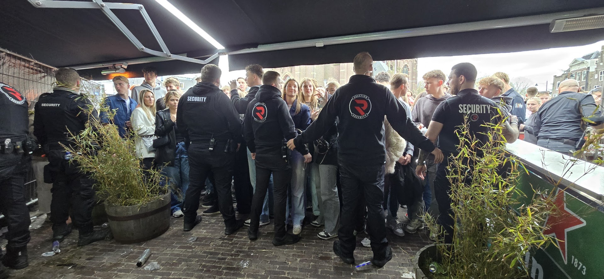 Entrance Security by Multiple Reaction Security B.V. Personnel