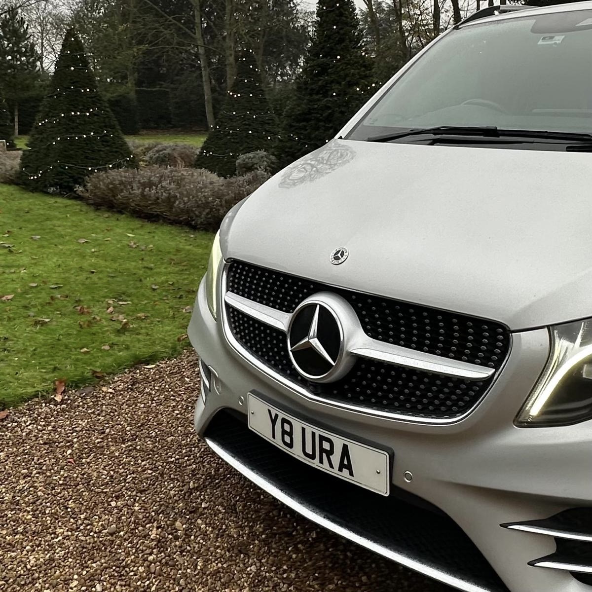 Our executive vehicles are ready for any itinerary, whether it's a city tour or a trip to a historic manor.