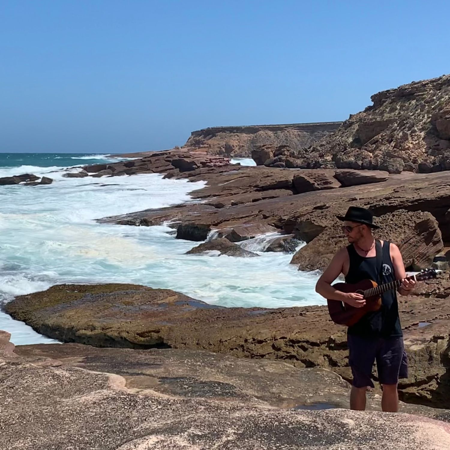 Ben Drysdale Acoustic Performance by the Ocean