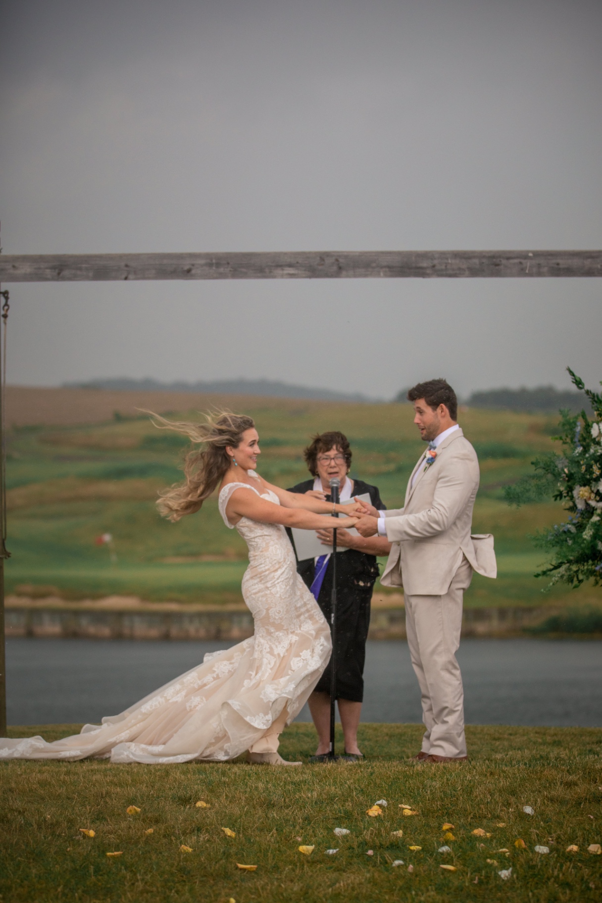rachel and andrew rainy ceremony details at olde homestead