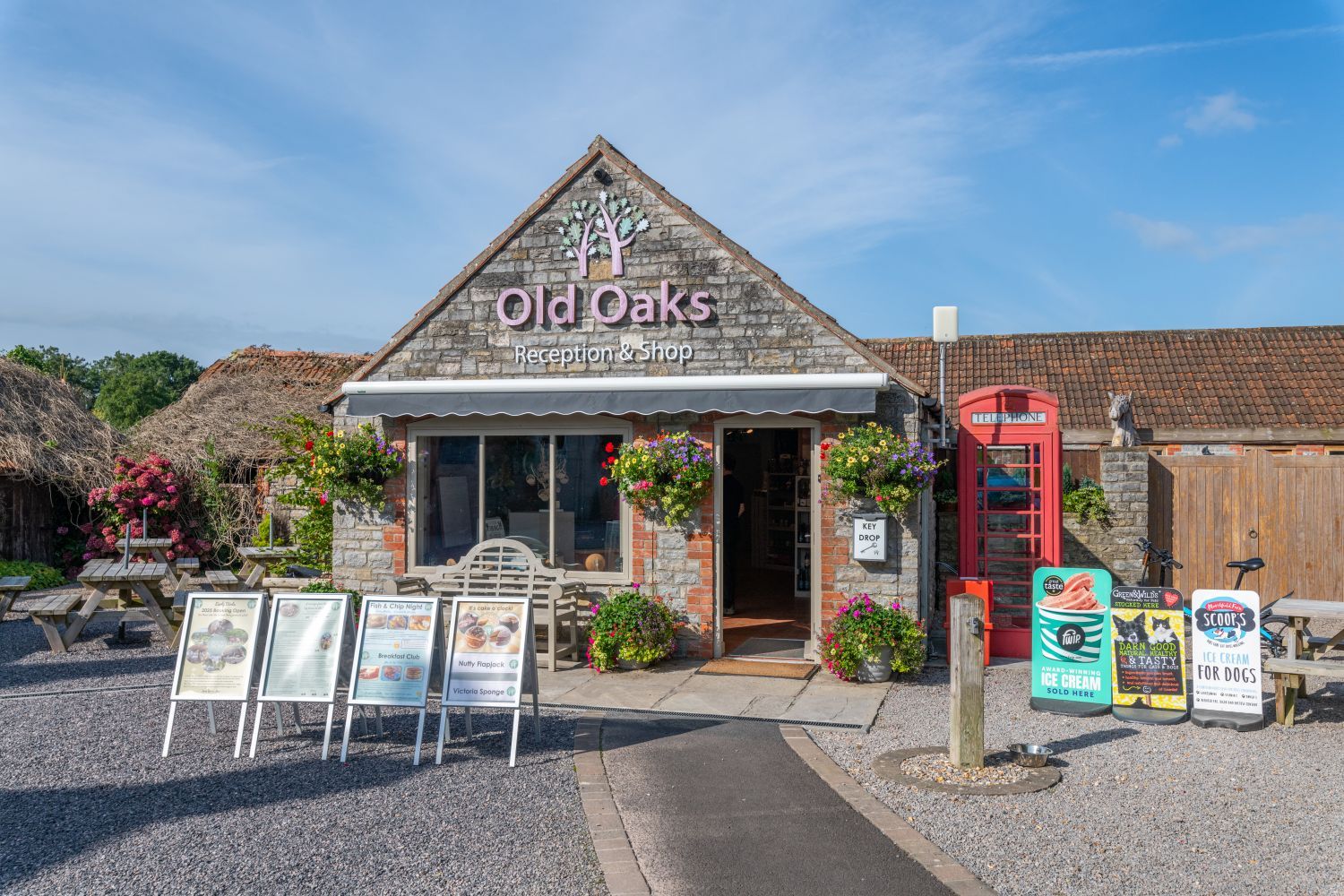 Old Oaks Reception & Shop
