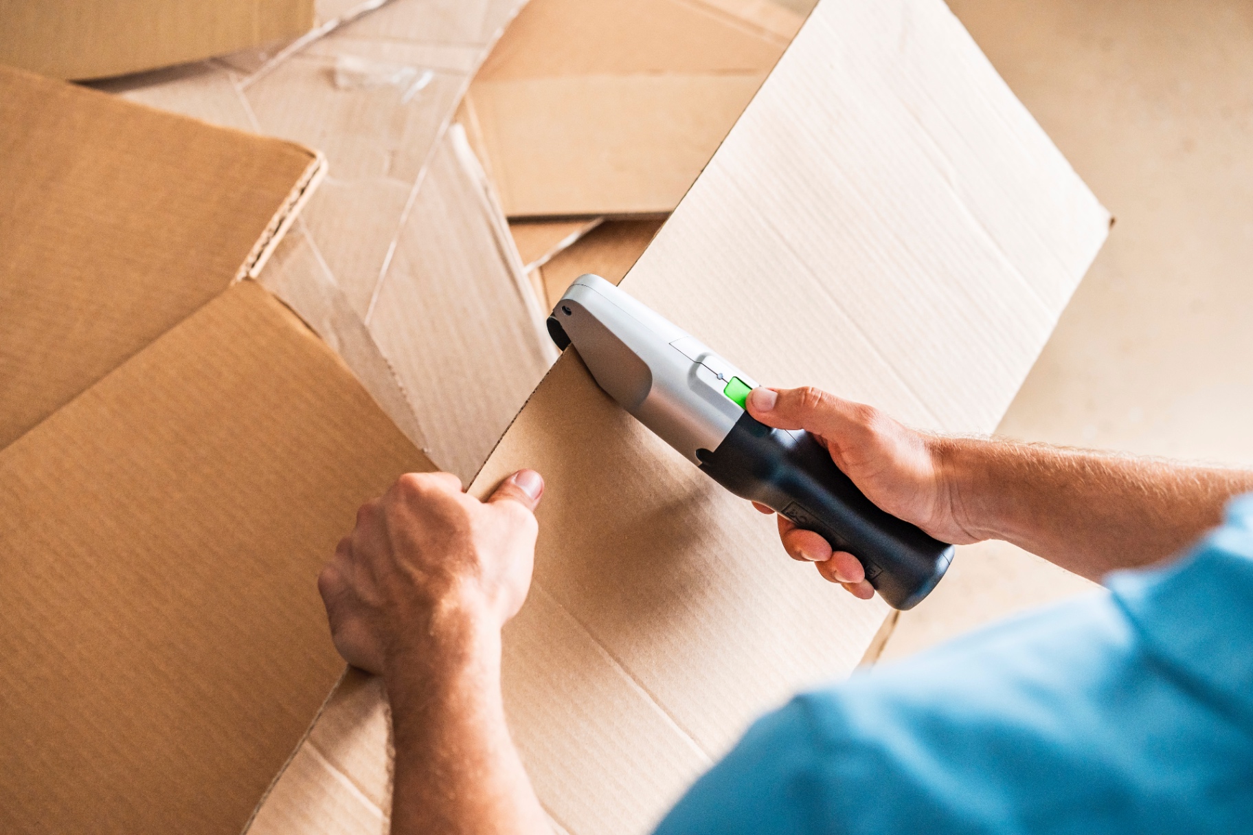 BoxBlayde Electric Box Cutter in Use