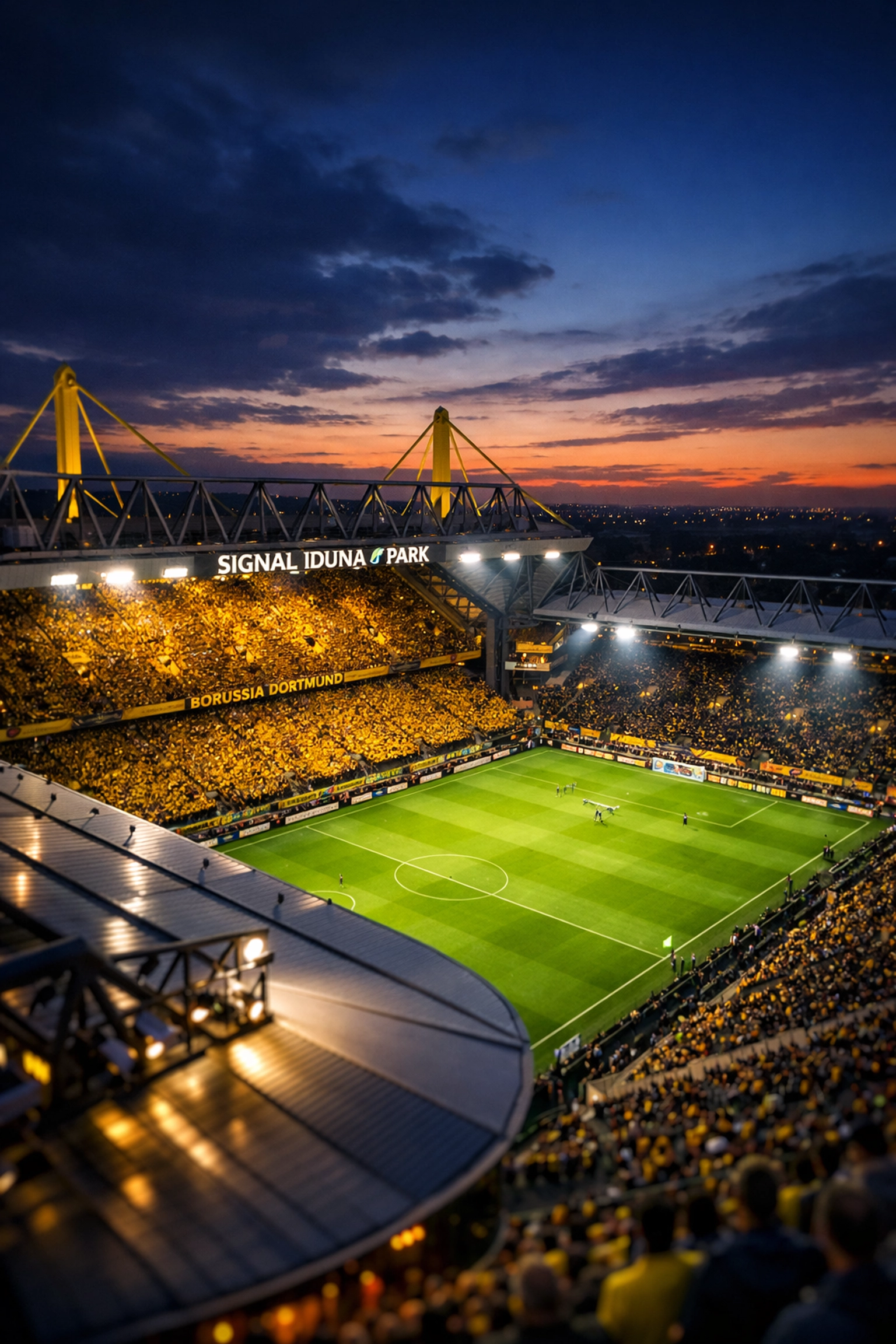 Signal Iduna Park Dortmund bei Flutlicht vor BVB gegen Mainz Bundesliga-Partie
