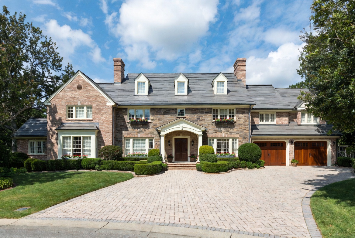 Two-story traditional style home