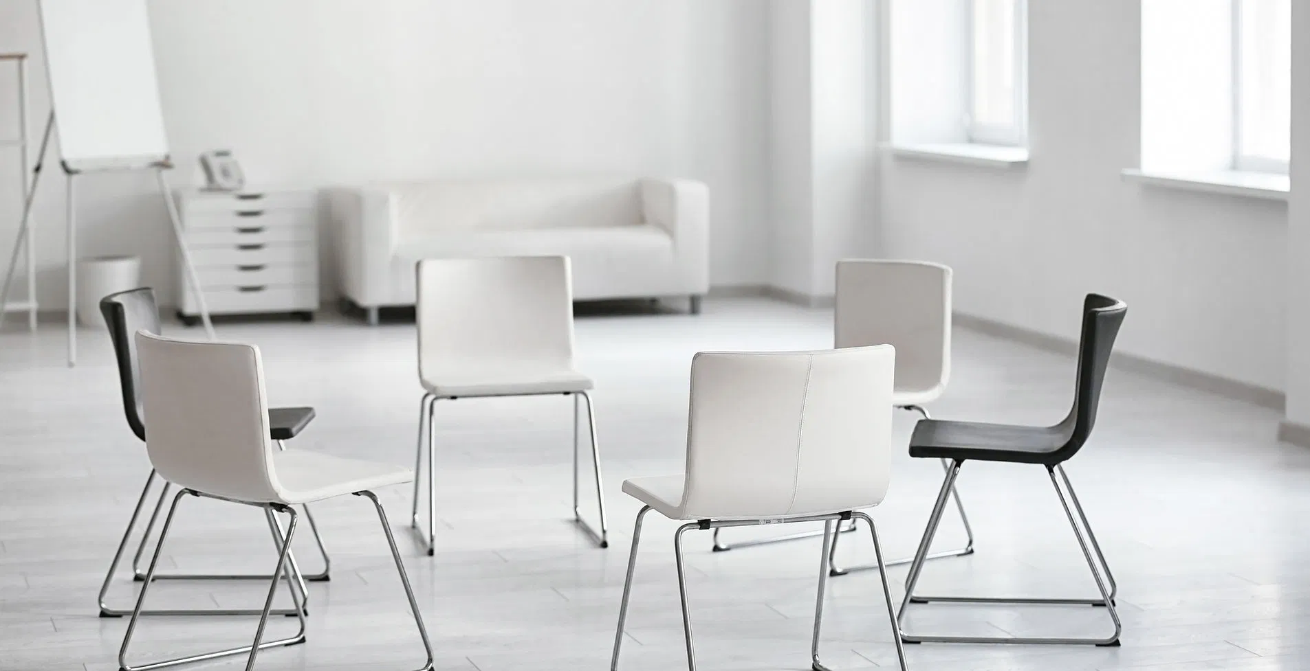 bright-therapy-room-small-group-session