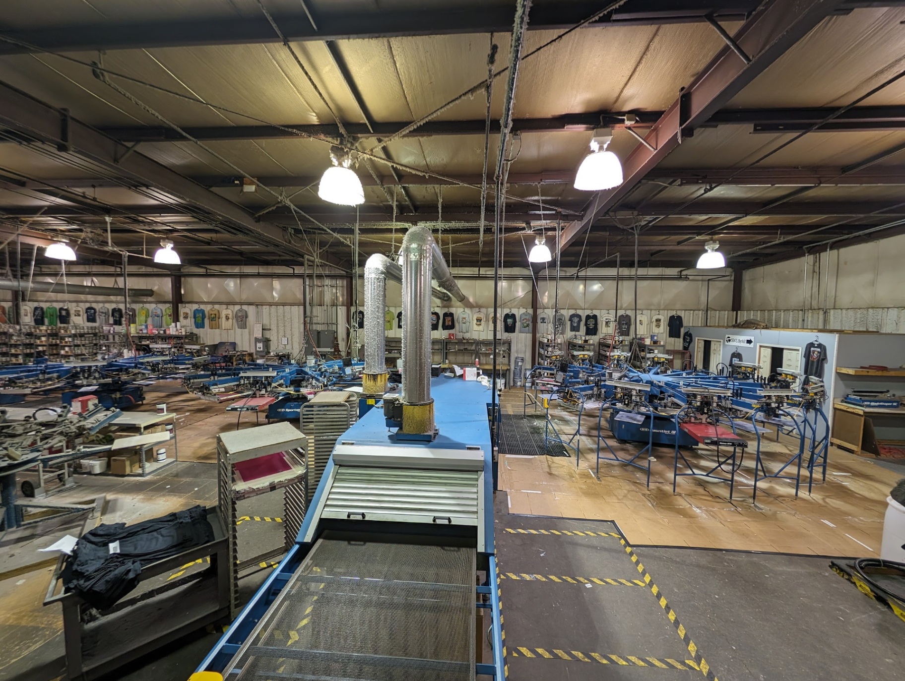 Large-scale Screen Printing Production Floor