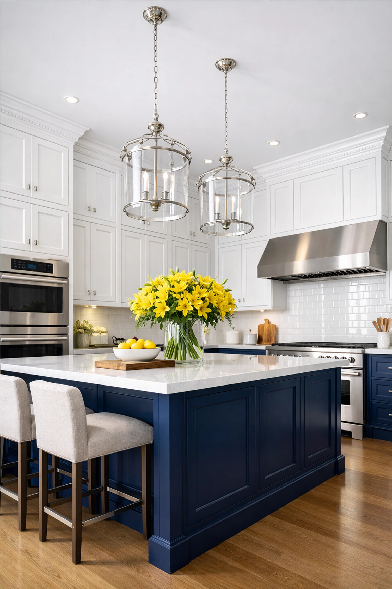 Modern kitchen with spotless high-reach surfaces and clean cabinet tops after deep cleaning.