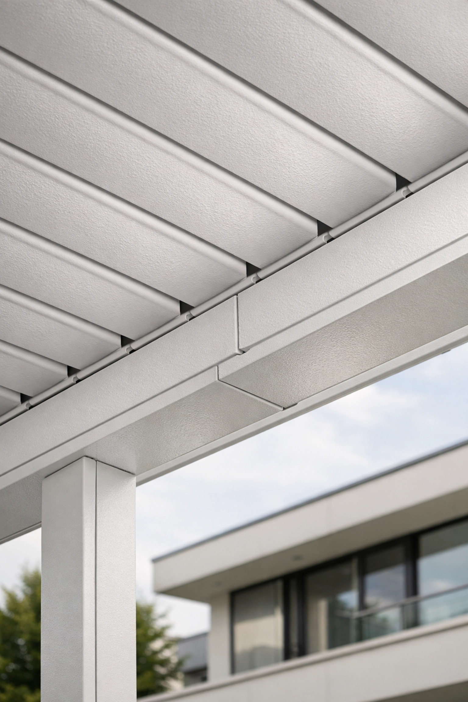 Lamellendach Wien – Aluminium-System mit geschlossenen Lamellen für Regenschutz