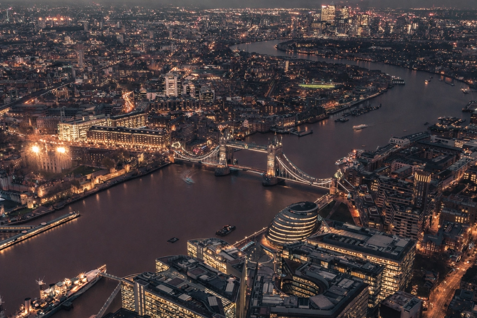 [HERO] Aerial Night View of Central London