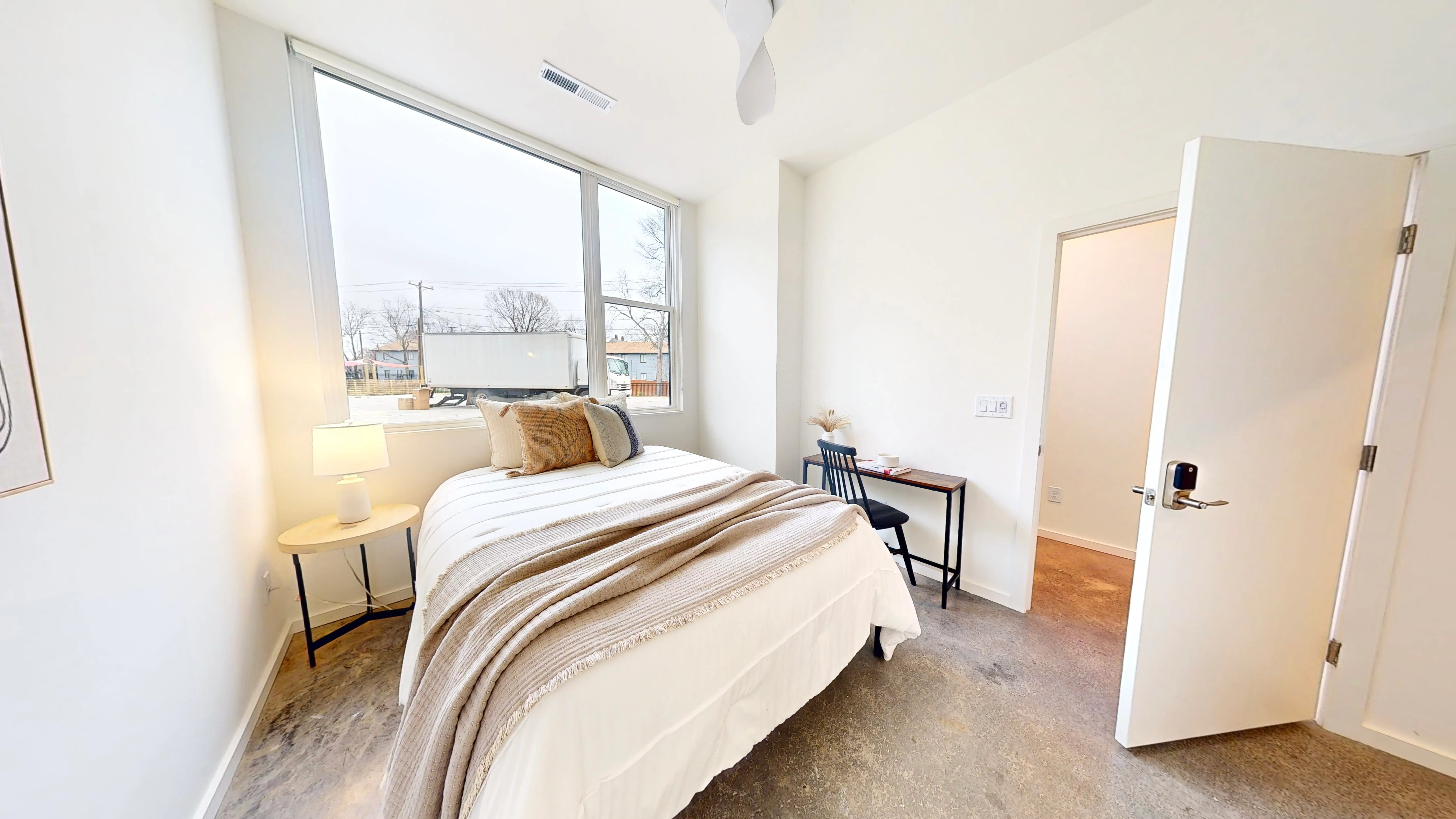 bright-modern-private-bedroom