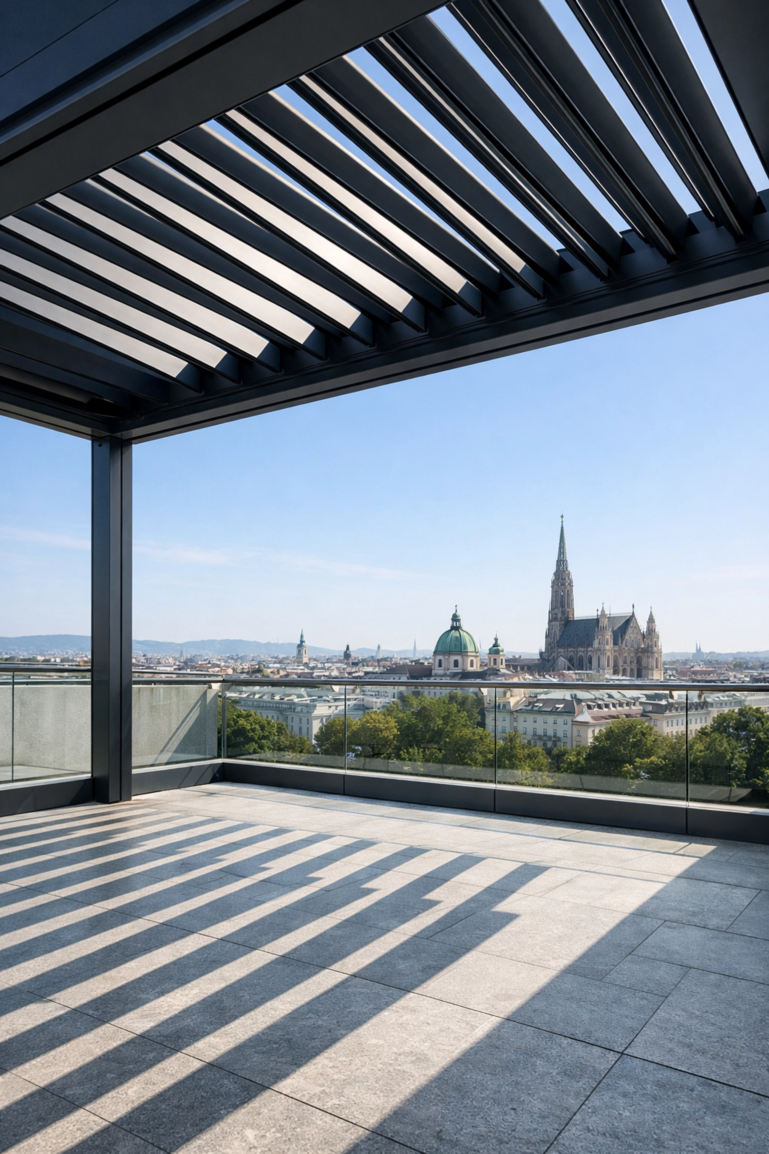 Modernes bioklimatisches Lamellendach in Wien aus anthrazitfarbenem Aluminium für optimalen Sonnenschutz.